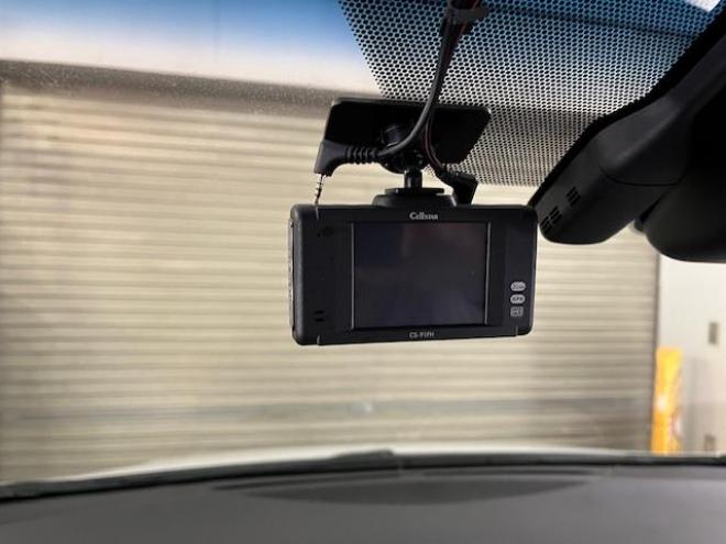 アルファードハイブリッドＳＲ　Ｃパッケージ　本州仕入　寒冷地仕様　禁煙車　純正ブラックレザーシート　両側パワースライドドア　パワーバックドア　純正１７インチＡＷ　社外１６ＡＷ＋スタッドレスタイヤ付　純正ナビ　Ｂｌｕｅｔｏｏｔｈオーディオ　ＥＴＣ 4WD 2500 5Dr