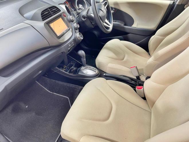 フィット1.3Gスマートスタイルエディション 4WD 5年保証 スマキー ナビ ドラレコ 寒冷地仕様 禁煙 修復歴無