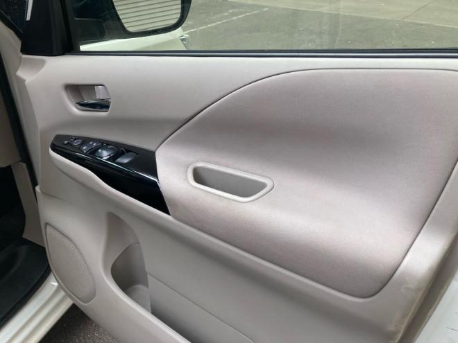 セレナG-S ハイブリッド 4WD 5Dr