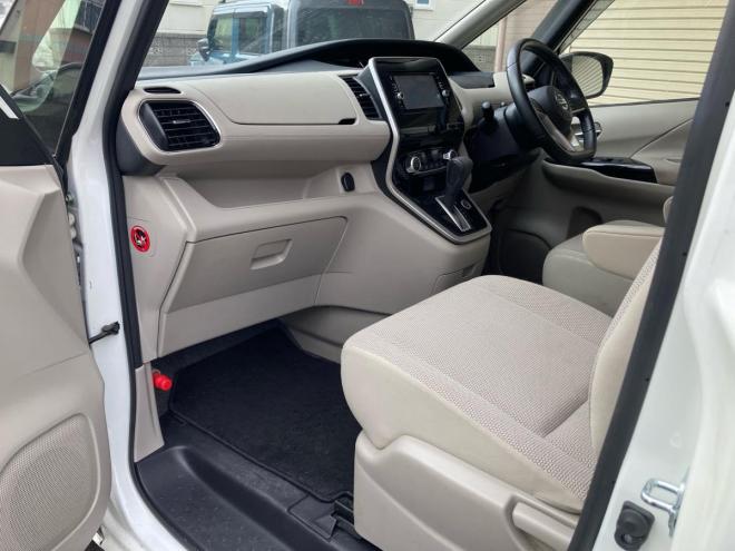 セレナG-S ハイブリッド 4WD 5Dr