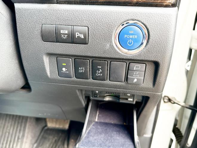 アルファードハイブリッドハイブリッド2.4SR 4WD　ローンが不安な方＜優遇ローン＞　本州仕入 ダブルサンルーフ　純正SDナビTV　両側パワースライド 4WD 2400 5Dr