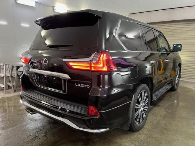 レクサスＬＸ５７０　本州仕入　寒冷地仕様　禁煙車　クリフォードセキュリティ　純正２１インチＡＷ　社外１８ＡＷ＋スタッドレスタイヤ付　純正ブラックレザーシート　ヘッドアップディスプレイ　全方位パノラミックビューモニター 4WD 5700 5Dr