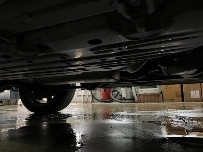 レクサスＬＸ５７０　本州仕入　寒冷地仕様　禁煙車　クリフォードセキュリティ　純正２１インチＡＷ　社外１８ＡＷ＋スタッドレスタイヤ付　純正ブラックレザーシート　ヘッドアップディスプレイ　全方位パノラミックビューモニター 4WD 5700 5Dr