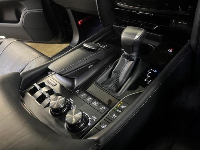 レクサスＬＸ５７０　本州仕入　寒冷地仕様　禁煙車　クリフォードセキュリティ　純正２１インチＡＷ　社外１８ＡＷ＋スタッドレスタイヤ付　純正ブラックレザーシート　ヘッドアップディスプレイ　全方位パノラミックビューモニター 4WD 5700 5Dr