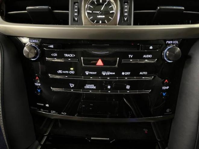 レクサスＬＸ５７０　本州仕入　寒冷地仕様　禁煙車　クリフォードセキュリティ　純正２１インチＡＷ　社外１８ＡＷ＋スタッドレスタイヤ付　純正ブラックレザーシート　ヘッドアップディスプレイ　全方位パノラミックビューモニター 4WD 5700 5Dr