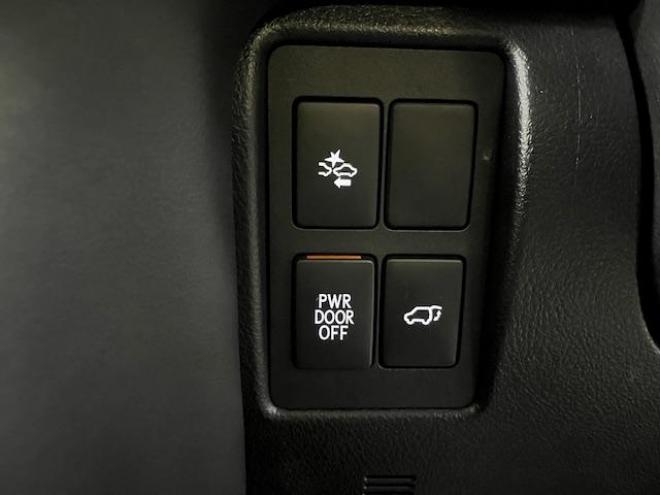 レクサスＬＸ５７０　本州仕入　寒冷地仕様　禁煙車　クリフォードセキュリティ　純正２１インチＡＷ　社外１８ＡＷ＋スタッドレスタイヤ付　純正ブラックレザーシート　ヘッドアップディスプレイ　全方位パノラミックビューモニター 4WD 5700 5Dr