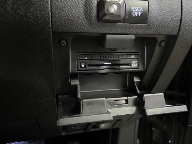 レクサスＬＸ５７０　本州仕入　寒冷地仕様　禁煙車　クリフォードセキュリティ　純正２１インチＡＷ　社外１８ＡＷ＋スタッドレスタイヤ付　純正ブラックレザーシート　ヘッドアップディスプレイ　全方位パノラミックビューモニター 4WD 5700 5Dr