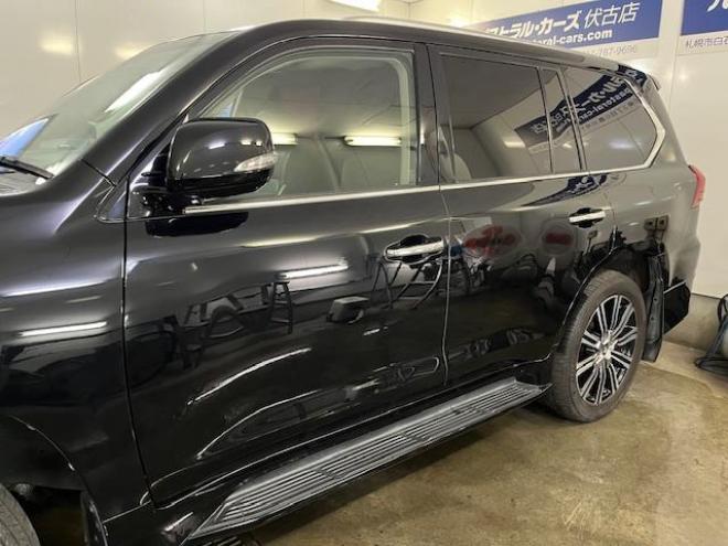 レクサスＬＸ５７０　本州仕入　寒冷地仕様　禁煙車　クリフォードセキュリティ　純正２１インチＡＷ　社外１８ＡＷ＋スタッドレスタイヤ付　純正ブラックレザーシート　ヘッドアップディスプレイ　全方位パノラミックビューモニター 4WD 5700 5Dr