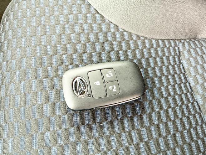 タント660カスタムX 4WD　ローンが不安な方＜優遇ローン＞　寒冷地仕様　純正ディスプレイオーディオ　両側パワースライドドア 4WD 660 5Dr