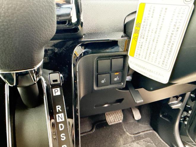 タント660カスタムX 4WD　ローンが不安な方＜優遇ローン＞　寒冷地仕様　純正ディスプレイオーディオ　両側パワースライドドア 4WD 660 5Dr