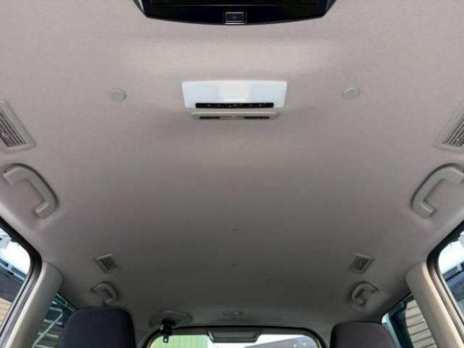 セレナ2.0 ハイウェイスター V 4WD　社外ナビ　後席モニター　両側パワスラ　エンジンスターター　ETC　パワステ　パワーウィンドウ　ABS　キーレスエントリー　アイドリングストップ　寒冷地仕様　盗難防止装置　エアコン　横滑り防止装置 2000