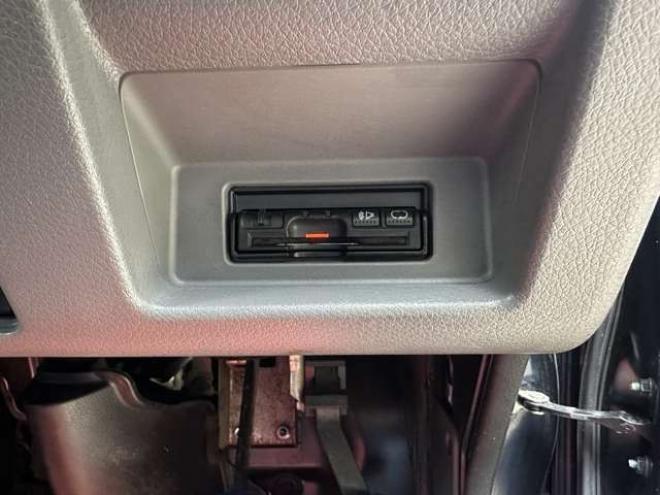 キャラバンNV350 2.5 プレミアムGX ロングボディ ディーゼルターボ 4WD　パワステ　パワーウィンドウ　純正ナビ　社外アルミ　ABS　リアヒーター　フルセグ　バックカメラ　ETC　キーレス　両側スライドドア 2500