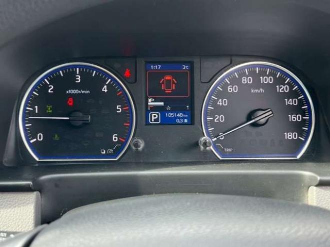 キャラバンNV350 2.5 プレミアムGX ロングボディ ディーゼルターボ 4WD　ABS　衝突軽減ブレーキ　横滑防止装置　盗難防止装置　エアコン　パワステ　パワーウィンドウ　キーレス　片側スライドドア　フォグランプ　ETC　エアバッグ　オリジナル全塗装アンビルグレー　フロントグリル 2500