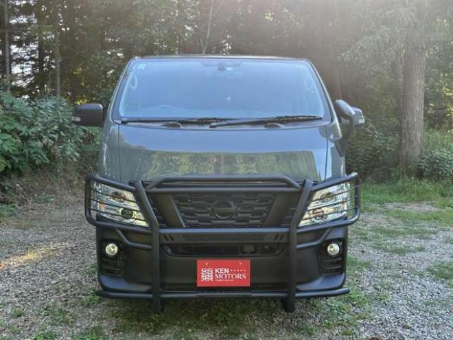 キャラバンNV350 2.5 プレミアムGX ロングボディ ディーゼルターボ 4WD　ABS　衝突軽減ブレーキ　横滑防止装置　盗難防止装置　エアコン　パワステ　パワーウィンドウ　キーレス　片側スライドドア　フォグランプ　ETC　エアバッグ　オリジナル全塗装アンビルグレー　フロントグリル 2500