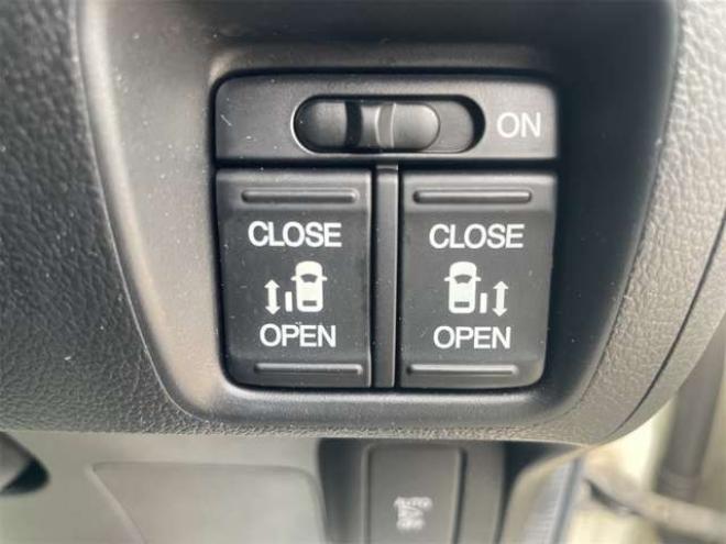 N-BOXカスタムG Lパッケージ 4WD　新在　庫　限　定　プラ　イス　20日21日22日 660