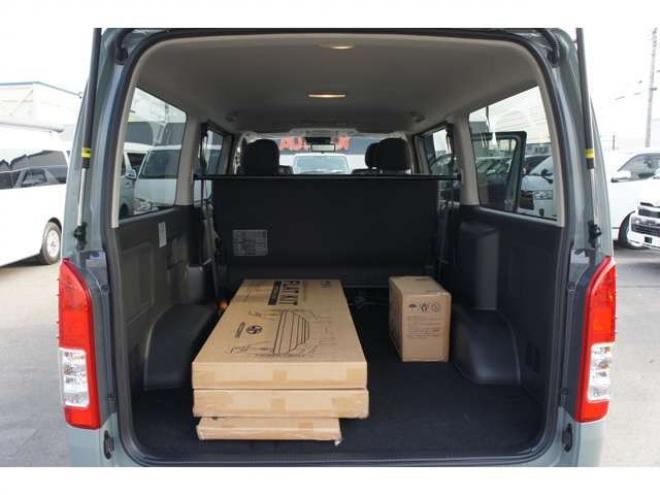 ハイエースバン2.8 スーパーGL ロング ディーゼルターボ 4WD　アースカラーPKG　登録済未使用車　アーバンカーキ　　両側パワースライドドア　デジタルインナーミラー　全方位カメラ　バックカメラ　寒冷地仕様　LEDヘッドライト　415コブラフラットベッドキット 登録済未使用車 2800