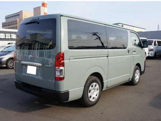 ハイエースバン2.8 スーパーGL ロング ディーゼルターボ 4WD　アースカラーPKG　登録済未使用車　アーバンカーキ　　両側パワースライドドア　デジタルインナーミラー　全方位カメラ　バックカメラ　寒冷地仕様　LEDヘッドライト　415コブラフラットベッドキット 登録済未使用車 2800