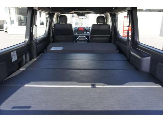 ハイエースバン2.8 スーパーGL ダークプライムII ロングボディ ディーゼルターボ 4WD　415COBRA　クリーンルック3 Fスポイラー&BY2Neoボンネット&ステージ2ルーフスポイラー&バッドラッカー17インチAW&フラットベッドキット　ヨコハマPARADA215/60R17　両側パワースライドドア　デジタルインナー 2800