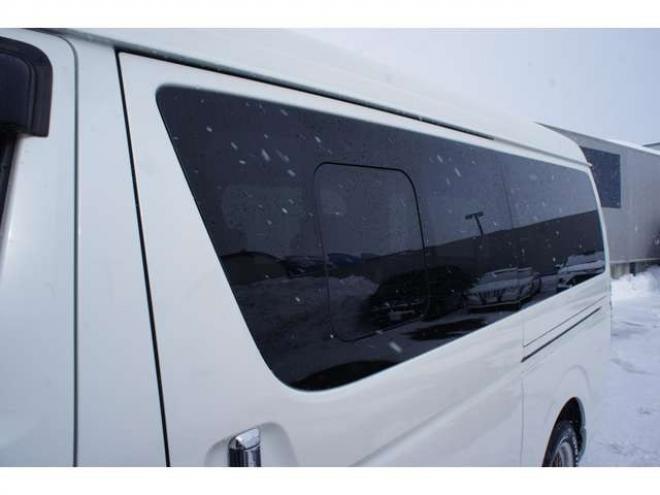 ハイエース2.7 GL ロング ミドルルーフ 4WD　ワンオーナー　ケンウッド9インチナビTV　Bカメラ　フリップダウンモニター　ワークエクストラップ18インチAW　415コブラフロントスポイラー　ベッドキット　LEDヘッドライト　スマキー　AC100V 2700