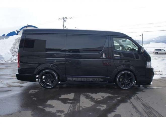 ハイエース2.7 GL ロング ファインテックツアラー 4WD　415COBRA　ファントムヘッドライトシステム&フェイスリフトキット&F/S/R/ルーフスポ/ボンネット/プレステージテールランプ&新作バッドラッカーHP-6　18インチAW　TOYO　H30　225/50R18 2700