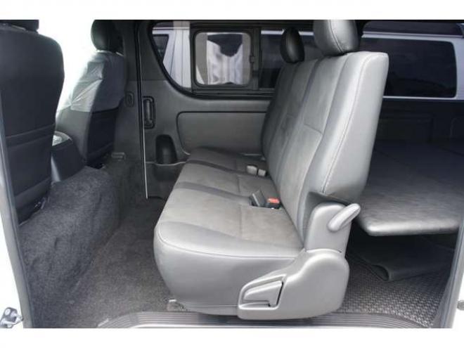 ハイエースバン2.8 スーパーGL ダークプライムII ロングボディ ディーゼルターボ 4WD　ESSEXカスタム　FリップスポイラーVer.4　サイドライナー　クワトロリアバンパー　プログレスIバッドパネル　17インチELホイール　ヨコハマPARADA　415COBRAフラットキット 2800