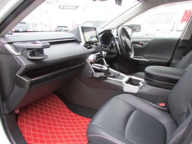 RAV-42.5 ハイブリッド G E-Four 4WD　ヒッチメンバー/パワーバックドア/アップサス/モデリスタエアロ/サンルーフ/ビルトインETC/シートヒーター/ステアリングヒーター/フルセグTV/バックカメラ/サイドカメラ/ 2500