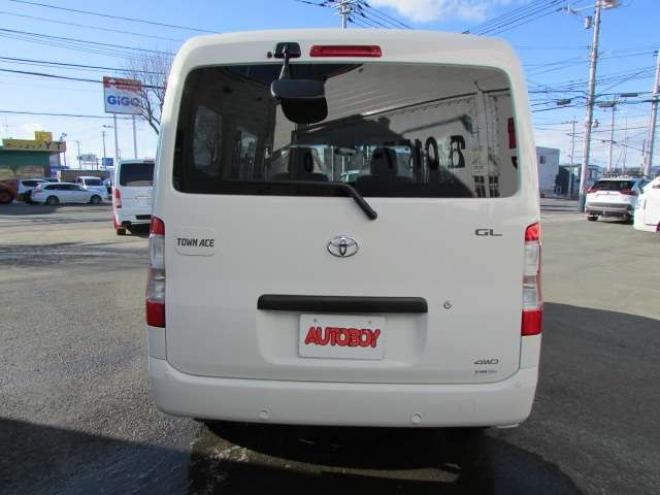タウンエースバン1.5 GL 4WD　登録済未使用車/スマートアシスト/LEDヘッドライト/ベッドキット/MAD CROSS14インチホイール+ジオランダーX-AT/キーレス/アイドリングストップ 登録済未使用車 1500
