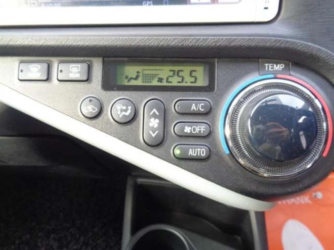 アクア1.5 S　キーフリー　純正ナビ　ワンセグ　ハイブリッド 2WD 1500