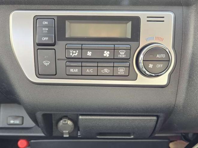 ハイエース2.7 グランドキャビン 4WD　寒冷地　10人乗り　スーパーロング　ワイドボディ　ハイルーフ　プッシュスタート　スマキー　パワスラ　リアヒーター&クーラー　ステアリングスイッチ　車線逸脱防止　衝突被害軽減　横滑り防止　電動格納ミラー 2700