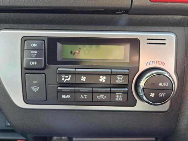 ハイエース2.7 グランドキャビン 4WD　寒冷地　10人乗り　スーパーロング　ワイドボディ　ハイルーフ　プッシュスタート　スマキー　パワスラ　リアヒーター&クーラー　ステアリングスイッチ　車線逸脱防止　衝突被害軽減　横滑り防止　電動格納ミラー 2700