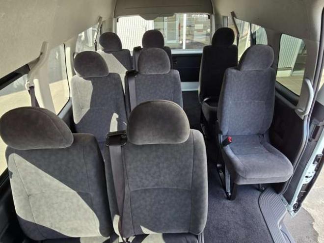 ハイエース2.7 グランドキャビン 4WD　寒冷地　10人乗り　スーパーロング　ワイドボディ　ハイルーフ　プッシュスタート　スマキー　パワスラ　リアヒーター&クーラー　ステアリングスイッチ　車線逸脱防止　衝突被害軽減　横滑り防止　電動格納ミラー 2700