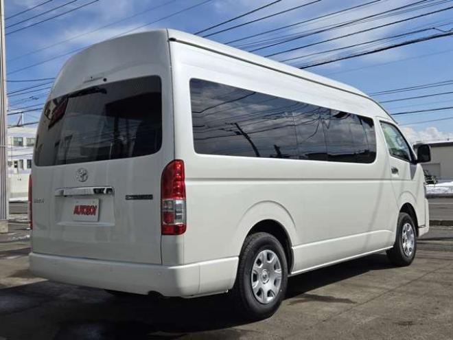 ハイエース2.7 グランドキャビン 4WD　寒冷地　10人乗り　スーパーロング　ワイドボディ　ハイルーフ　プッシュスタート　スマキー　パワスラ　リアヒーター&クーラー　ステアリングスイッチ　車線逸脱防止　衝突被害軽減　横滑り防止　電動格納ミラー 2700