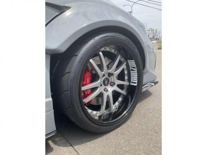 レヴォーグ2.0 STI スポーツ アイサイト 4WD　東京オートサロン2020受賞車　フロント片側60mmワイド　リア片側85mmワイド　ナルドグレー全塗装　BRIDEセミバケットシート　WRX後期Fバンパー　フロント6POTキャリパー　CUSCO製車高調　車幅公認済み 2000