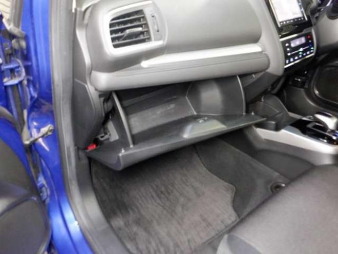 フィット1.5 ハイブリッド Fパッケージ 4WD　ナビ・TV・Bluetooth・LEDヘッドライト・ワイパーデアイサー・純正エンスタ・フォグランプ・スマートキー・プッシュスタート・寒冷地仕様 1500