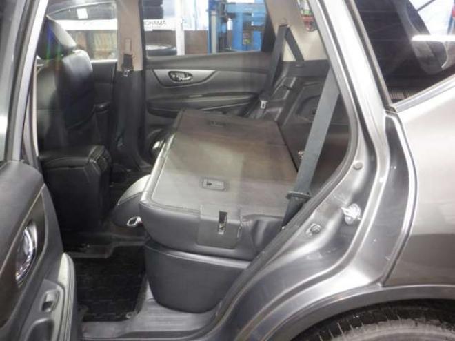 エクストレイル2.0 20S 2列車 4WD　ナビ・TV・B/T・Bカメラ・Aストップ・ライトレベライザー・ECOモード・VDC・カプロンシート・キーレス・社外AW 2000