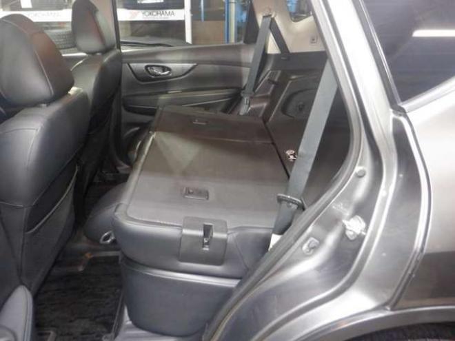 エクストレイル2.0 20X エマージェンシーブレーキパッケージ 2列車 4WD　ナビ・TV・Bluetooth・Bカメラ・LEDヘッド・プッシュスタート・LEDヘッドライト・エマブレ・クリアランスソナー・前席シートヒーター・レーンキープ 2000