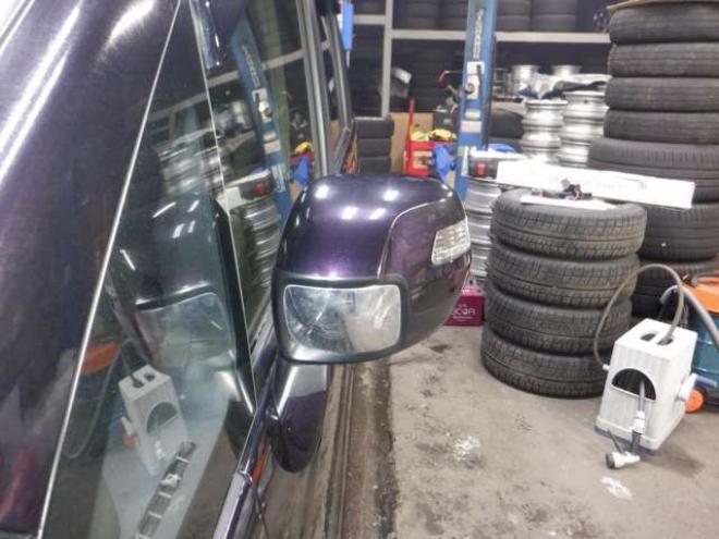 ステップワゴン2.0 スパーダ Z クールスピリット 4WD　本州仕入・後期型・ナビ・TV・Bカメラ・両側電動・スマートキー・クルコン・ETC・ワイパーデアイサー・HID・リアヒーター・フォグランプ・アイドリングストップ・フルフラットシート・パドルシフト 2000