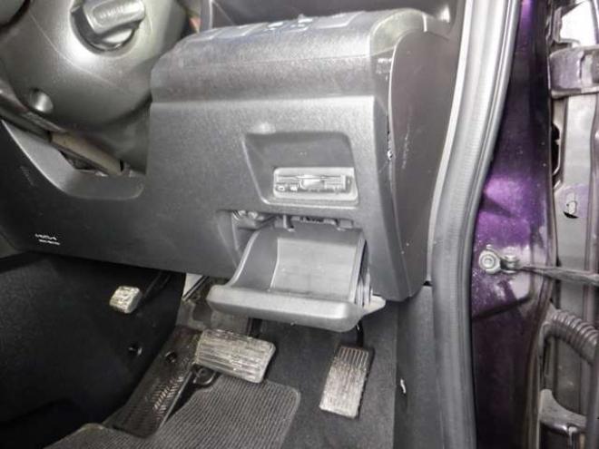 ステップワゴン2.0 スパーダ Z クールスピリット 4WD　本州仕入・後期型・ナビ・TV・Bカメラ・両側電動・スマートキー・クルコン・ETC・ワイパーデアイサー・HID・リアヒーター・フォグランプ・アイドリングストップ・フルフラットシート・パドルシフト 2000