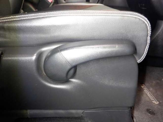 ステップワゴン2.0 スパーダ Z クールスピリット 4WD　本州仕入・後期型・ナビ・TV・Bカメラ・両側電動・スマートキー・クルコン・ETC・ワイパーデアイサー・HID・リアヒーター・フォグランプ・アイドリングストップ・フルフラットシート・パドルシフト 2000