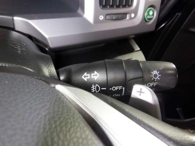 ステップワゴン2.0 スパーダ Z クールスピリット 4WD　本州仕入・後期型・ナビ・TV・Bカメラ・両側電動・スマートキー・クルコン・ETC・ワイパーデアイサー・HID・リアヒーター・フォグランプ・アイドリングストップ・フルフラットシート・パドルシフト 2000