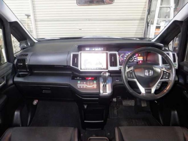 ステップワゴン2.0 スパーダ Z クールスピリット 4WD　本州仕入・後期型・ナビ・TV・Bカメラ・両側電動・スマートキー・クルコン・ETC・ワイパーデアイサー・HID・リアヒーター・フォグランプ・アイドリングストップ・フルフラットシート・パドルシフト 2000