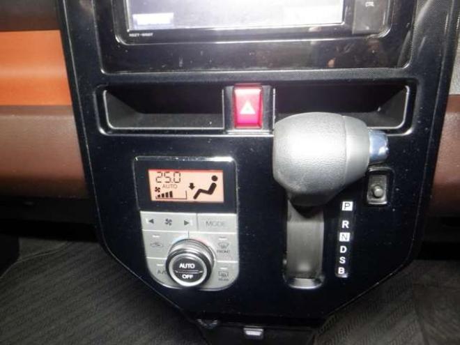 タンク1.0 G 4WD　ナビ・TV・Bカメラ・B/T・両側電動・スマートキー・プッシュスタート・クルコン・アイドリングストップ・純正エンスタ・オートライト・ステアリングスイッチ・オートエアコン 1000