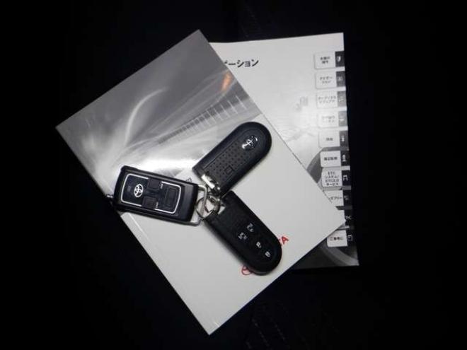 タンク1.0 G 4WD　ナビ・TV・Bカメラ・B/T・両側電動・スマートキー・プッシュスタート・クルコン・アイドリングストップ・純正エンスタ・オートライト・ステアリングスイッチ・オートエアコン 1000