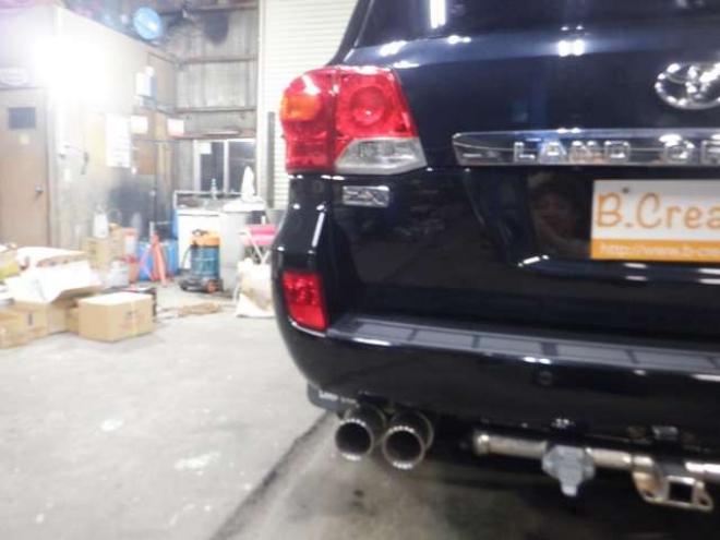 ランドクルーザー200 4.6 ZX 4WD　本州仕入・ナビ・TV・B/T・サンルーフ・革　Bカメラ・ガナドールマフラー・ヒッチメンバー・シートヒーター・エアコン・電動シート・電動リアゲート 4600