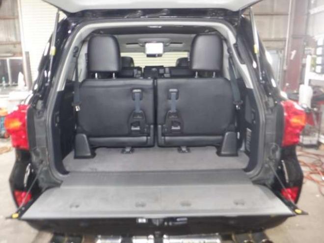 ランドクルーザー200 4.6 ZX 4WD　本州仕入・ナビ・TV・B/T・サンルーフ・革　Bカメラ・ガナドールマフラー・ヒッチメンバー・シートヒーター・エアコン・電動シート・電動リアゲート 4600