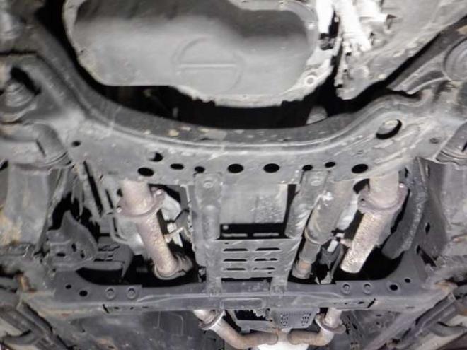 ランドクルーザー200 4.6 ZX 4WD　本州仕入・ナビ・TV・B/T・サンルーフ・革　Bカメラ・ガナドールマフラー・ヒッチメンバー・シートヒーター・エアコン・電動シート・電動リアゲート 4600