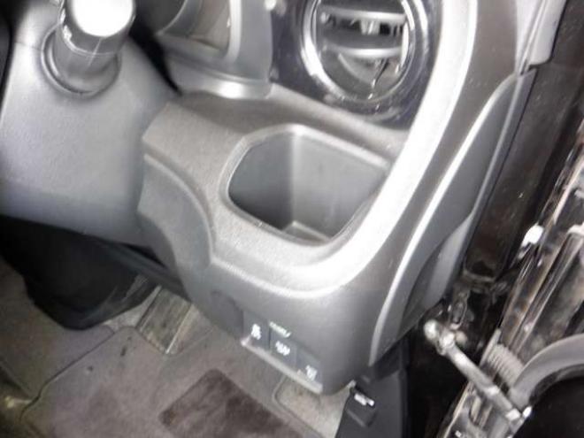 N-ONEG SSパッケージ 4WD　本州仕入れ　4WD　SDナビ　フルセグTV　バックカメラ　USB接続　前席シートヒーター　ステアリングスイッチ　HID　スマートキー　プッシュスタート　ドアバイザー 660