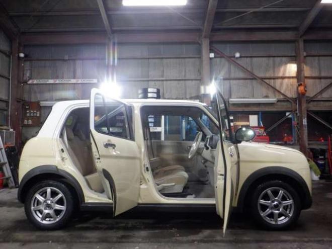 ラパンX 4WD　ナビ　Bluetoothオーディオ　フルセグTV　USB接続　全方位カメラ　衝突軽減ブレーキ　ステアリングスイッチ　ETC　アイドリングストップ　シートヒーター　HID　スマートキー　プッシュスタート 660