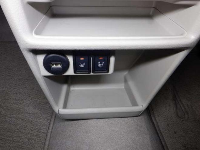 ラパンX 4WD　ナビ　Bluetoothオーディオ　フルセグTV　USB接続　全方位カメラ　衝突軽減ブレーキ　ステアリングスイッチ　ETC　アイドリングストップ　シートヒーター　HID　スマートキー　プッシュスタート 660