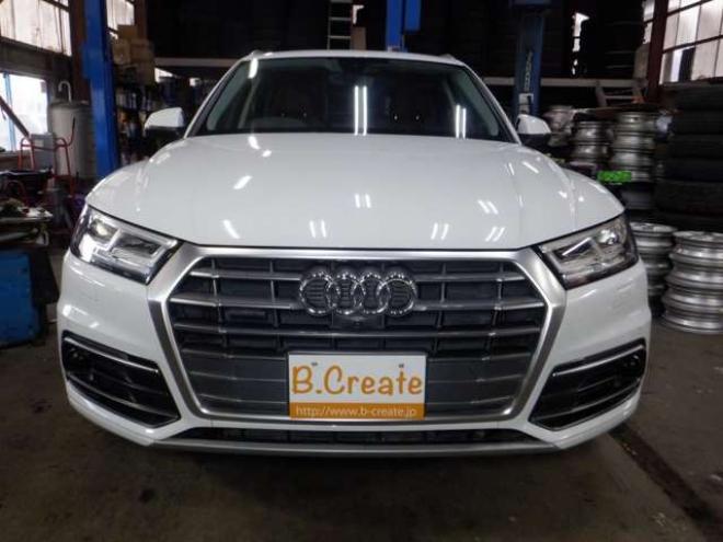 アウディQ5 2.0 TFSI クワトロ スポーツ ラグジュアリーパッケージ 4WD　茶革・ナビ・TV・B/T・F/S/Bカメラ・マトリクスLED・ヴァーチャルコックピット・電動リアゲート・シートヒーター・ACC・パワーシート・ETC・エアサス 正規輸入車 2000